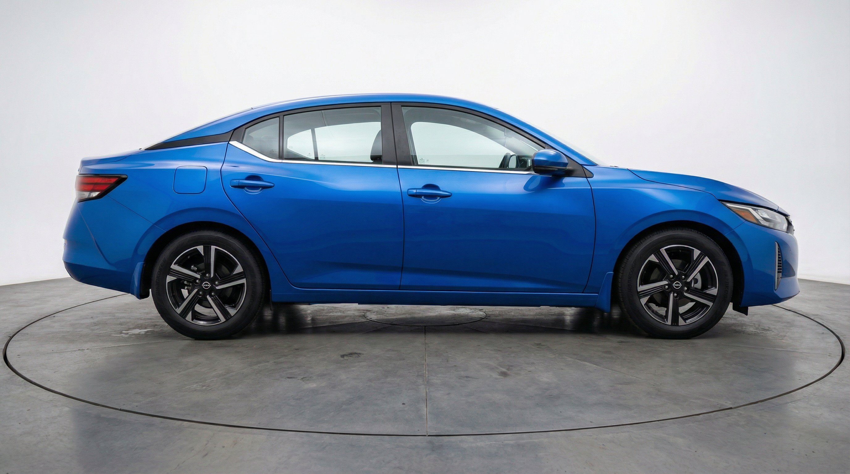 Thumbnail: 2025 Nissan Sentra - 10