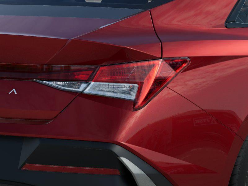 2025 Hyundai Elantra SE - Photo 10