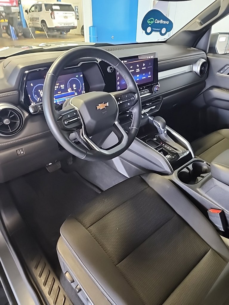 2024 Chevrolet Colorado LT - Photo 9