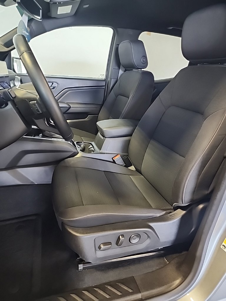 2024 Chevrolet Colorado LT - Photo 10