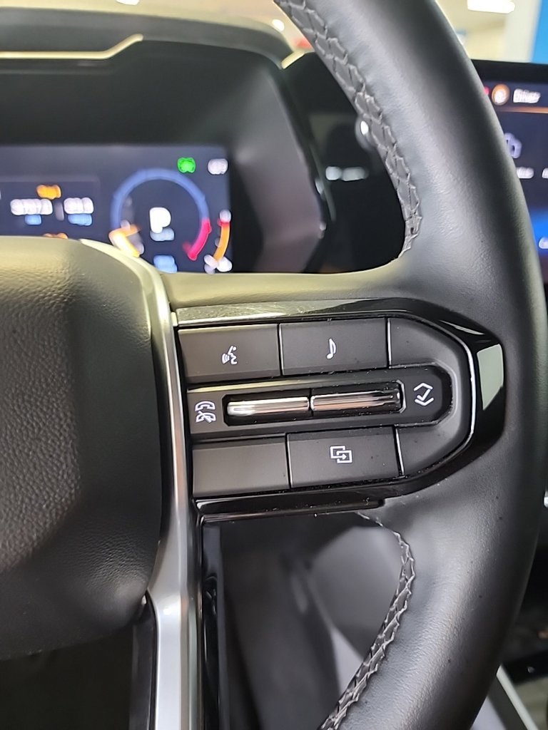 2024 Chevrolet Colorado LT - Photo 17