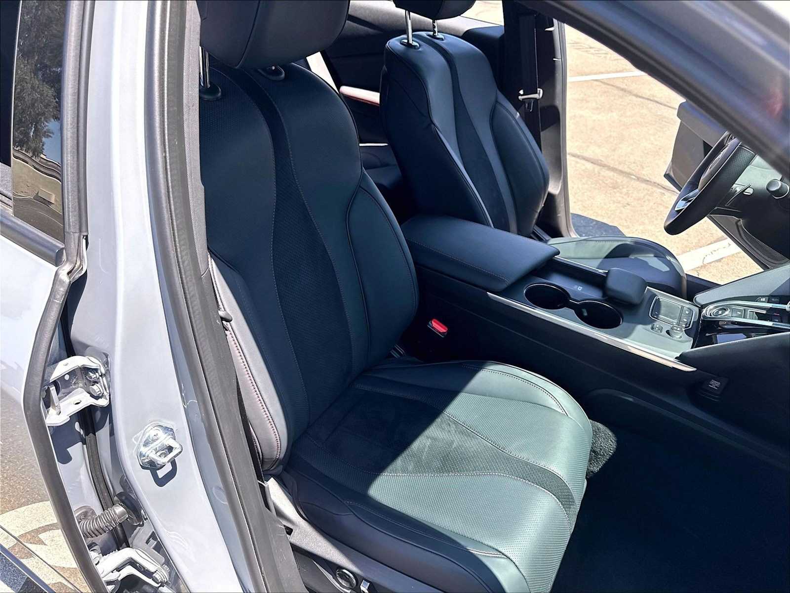 2025 Acura TLX A-SPEC Package - Photo 9