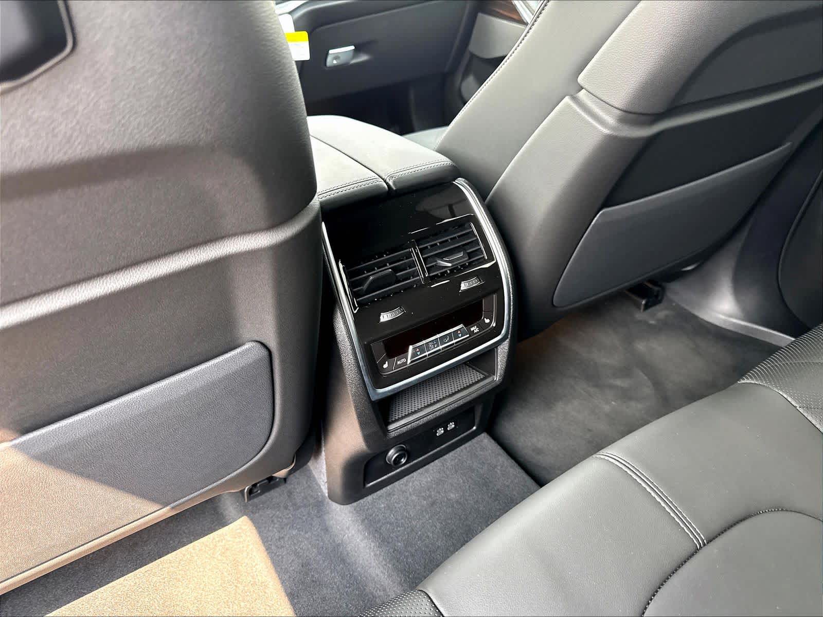 2026 BMW X5 40i - Photo 17