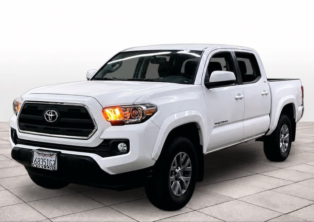 Used 2017 Toyota Tacoma SR5 Double Cab 5 Bed V6 4x2 AT (SE) Double Cab 5 Bed V6 4x2 AT (SE)