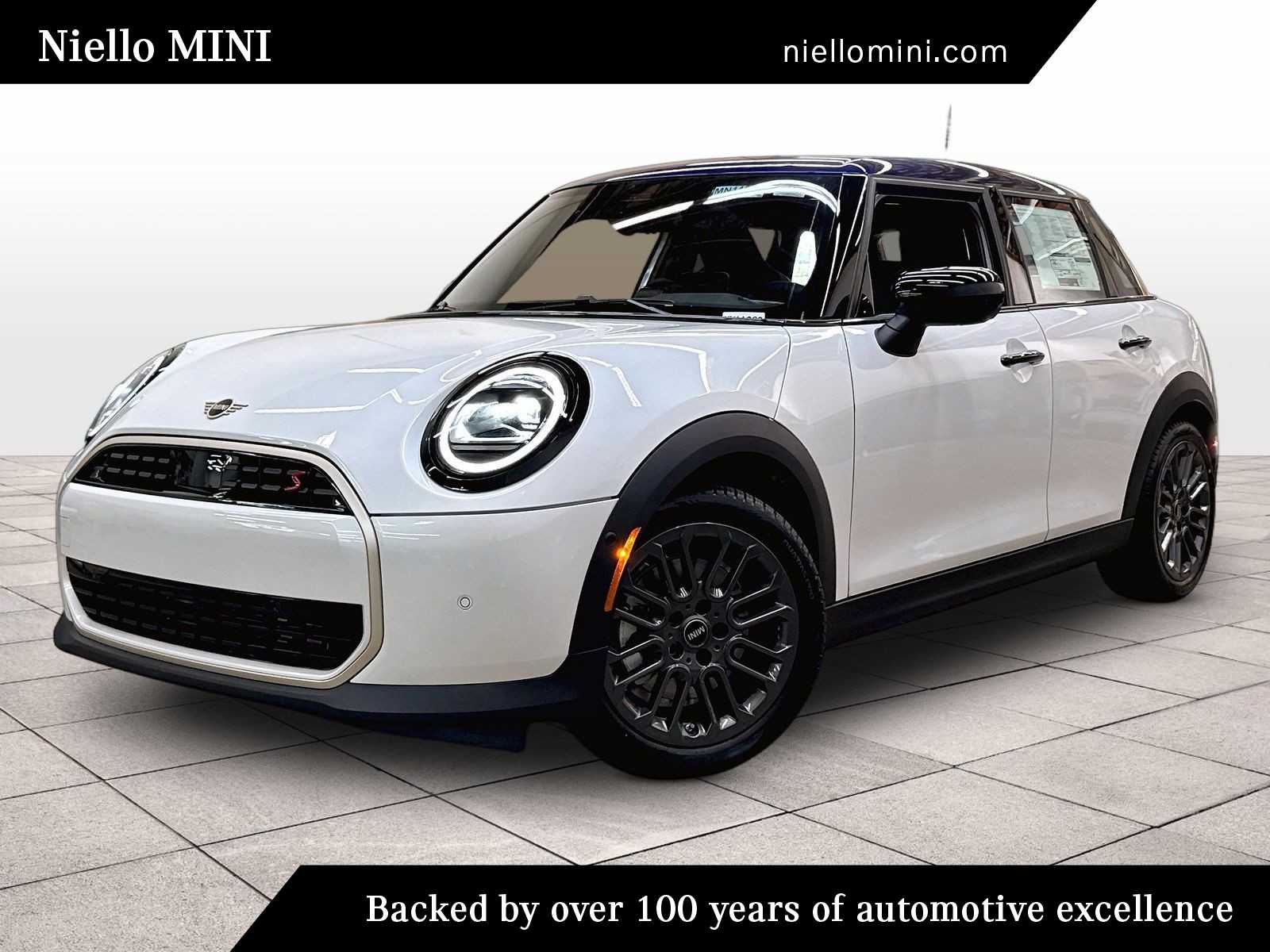 2026 MINI 4 Door Signature Plus FWD