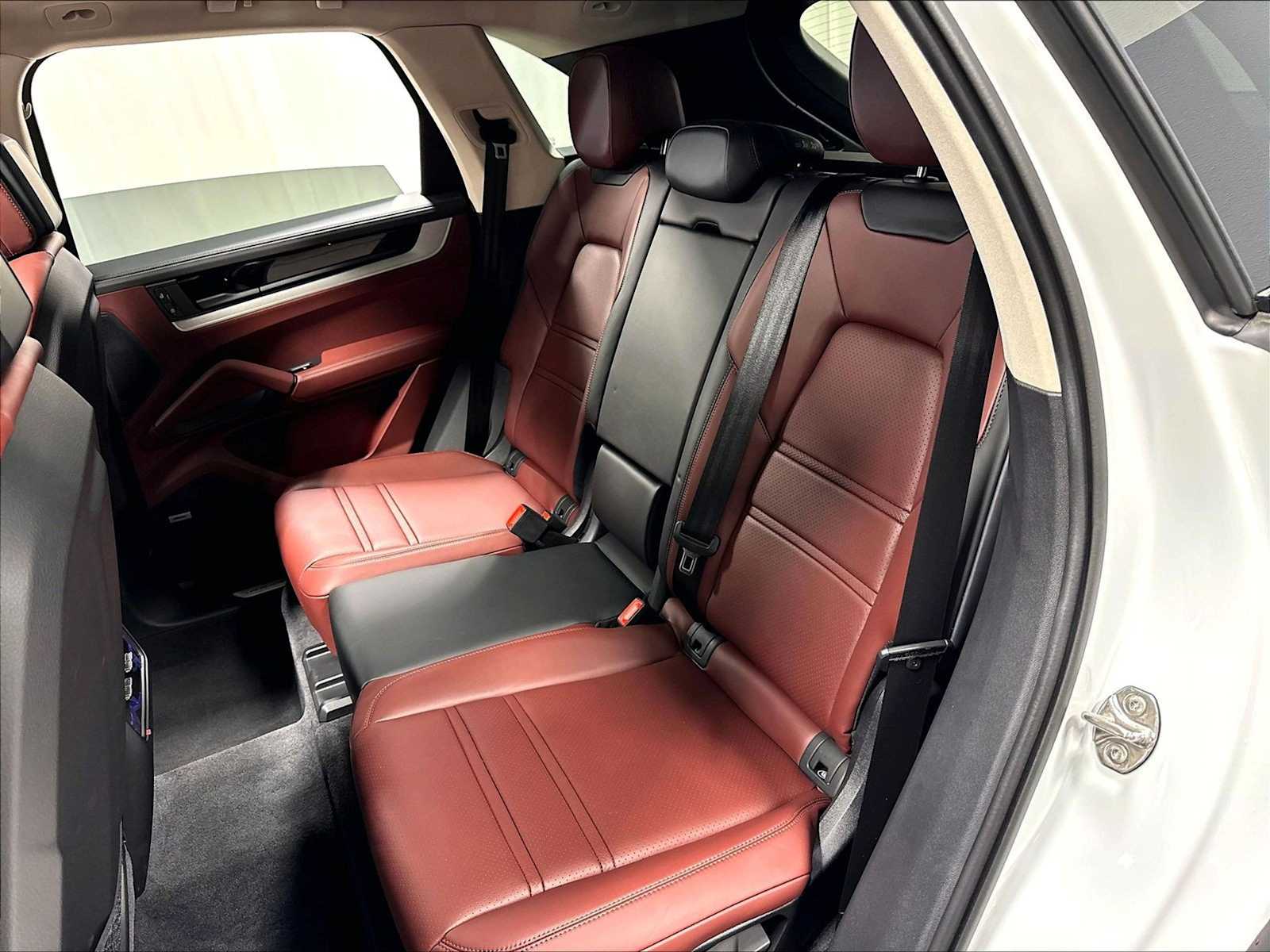 2026 Porsche Cayenne S - Photo 25