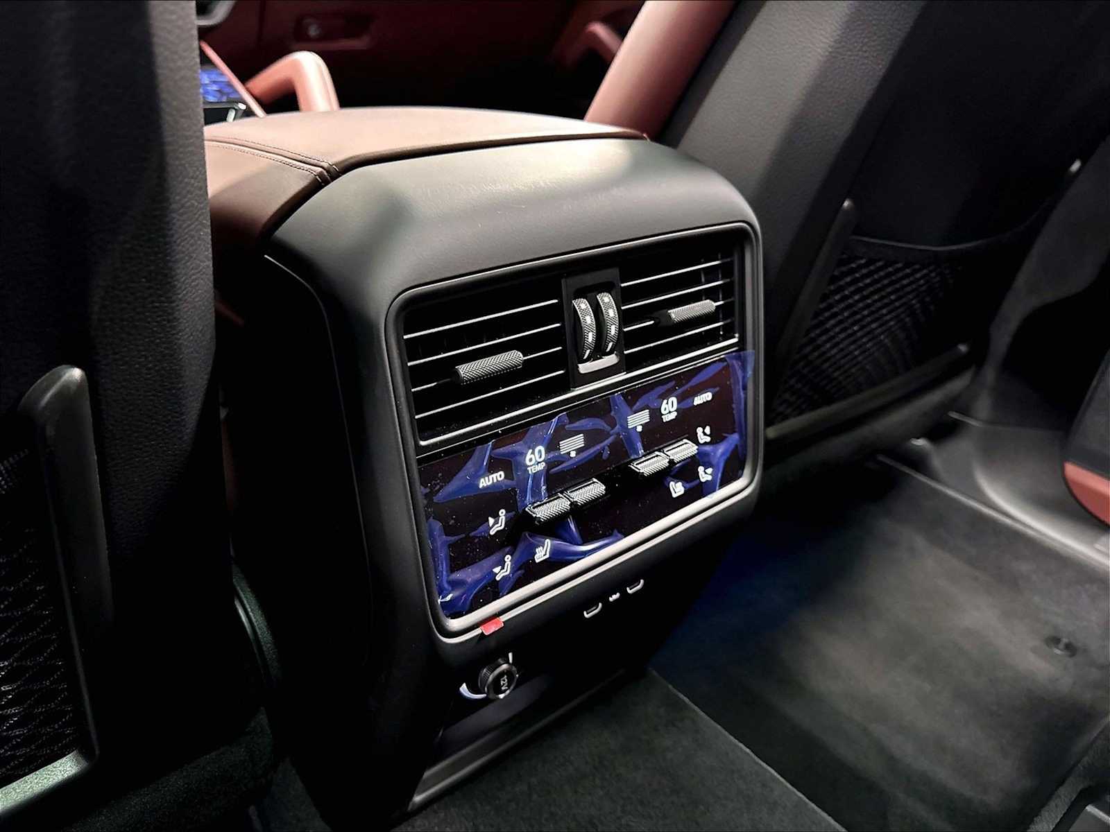 2026 Porsche Cayenne S - Photo 24
