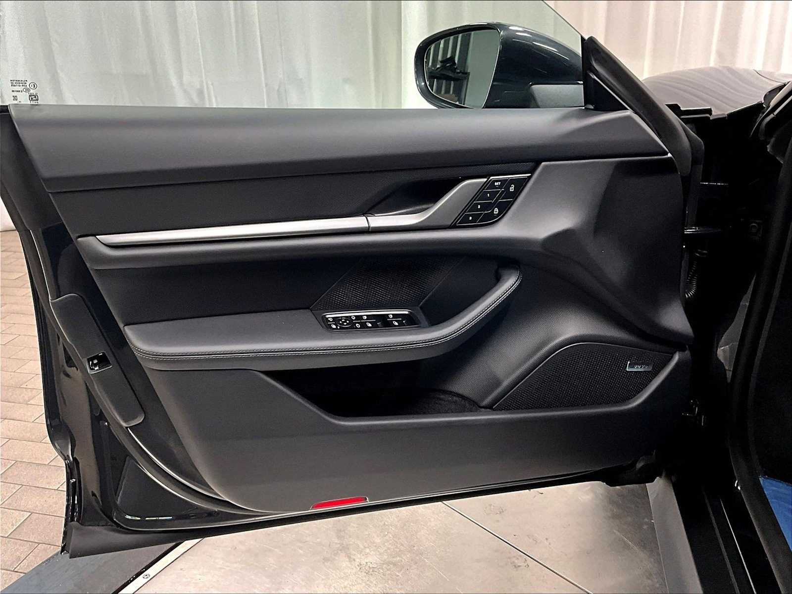 2026 Porsche Taycan Base - Photo 22