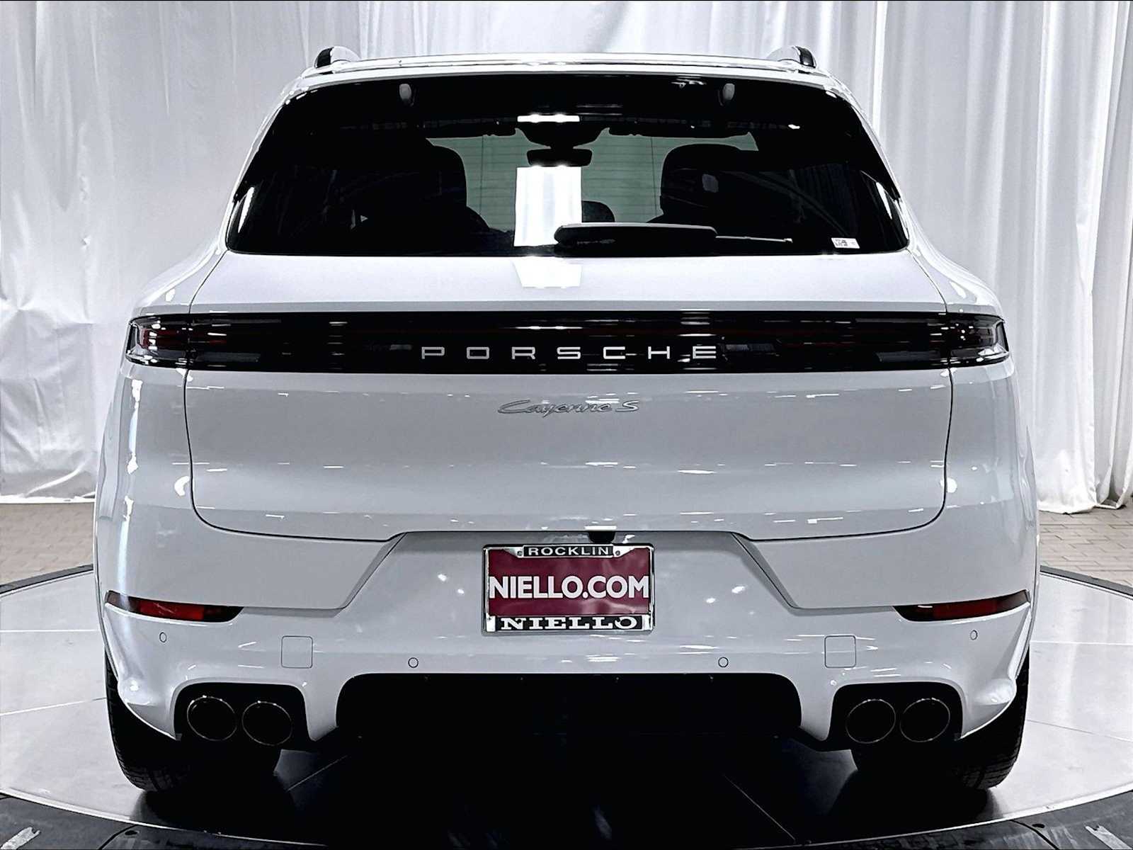 2026 Porsche Cayenne S - Photo 6
