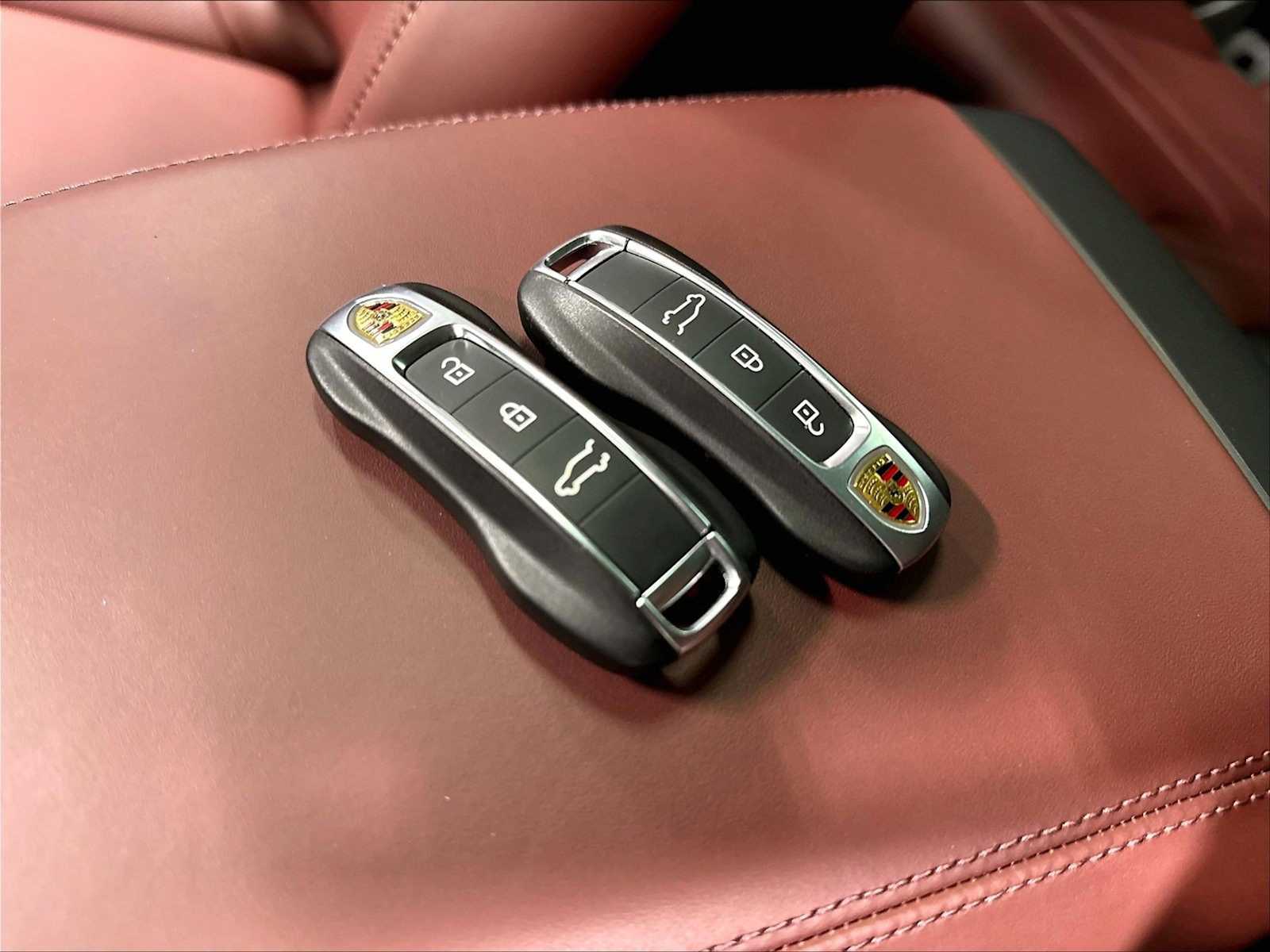 2026 Porsche Cayenne S - Photo 37