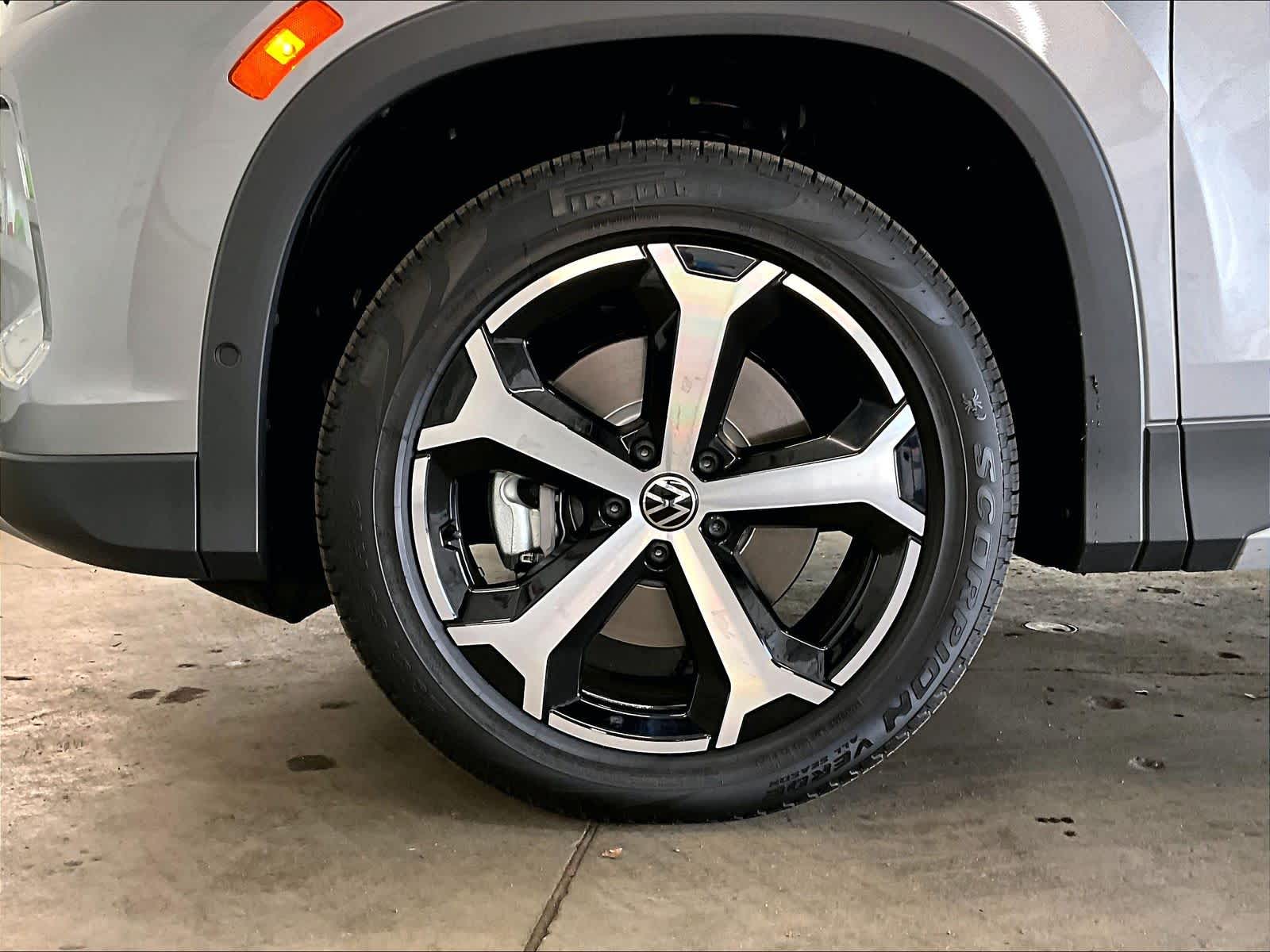 2026 Volkswagen Tiguan SE - Photo 13