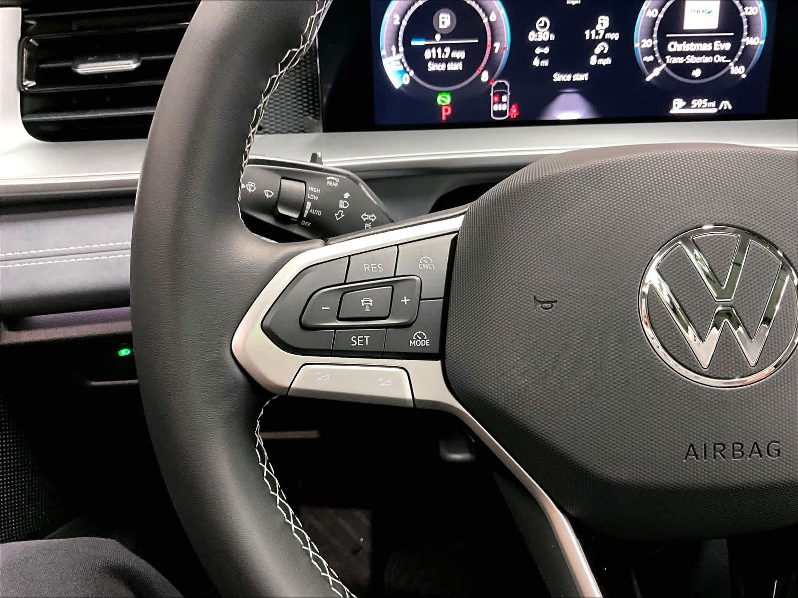 2026 Volkswagen Tiguan SE - Photo 17