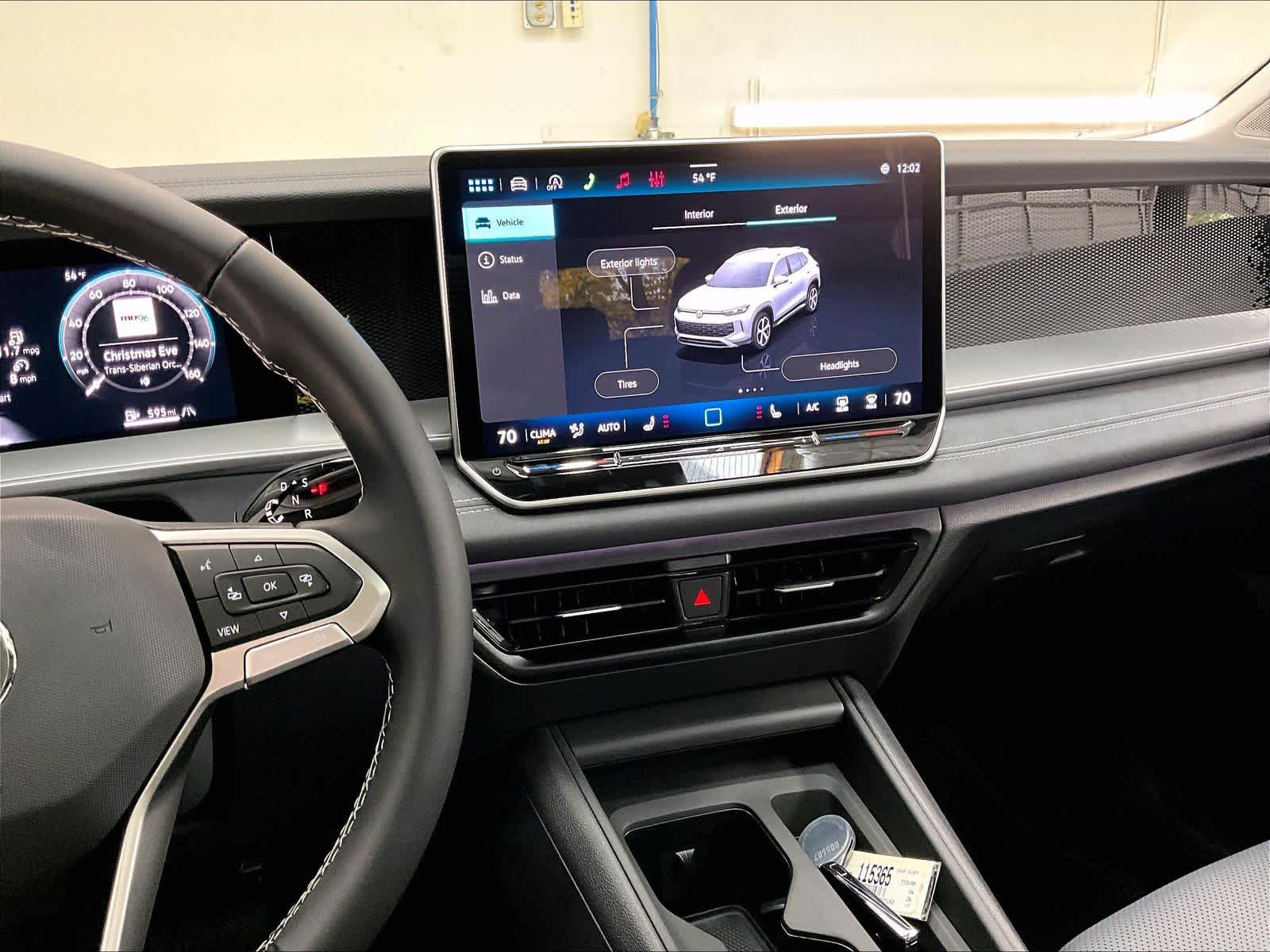 2026 Volkswagen Tiguan SE - Photo 9