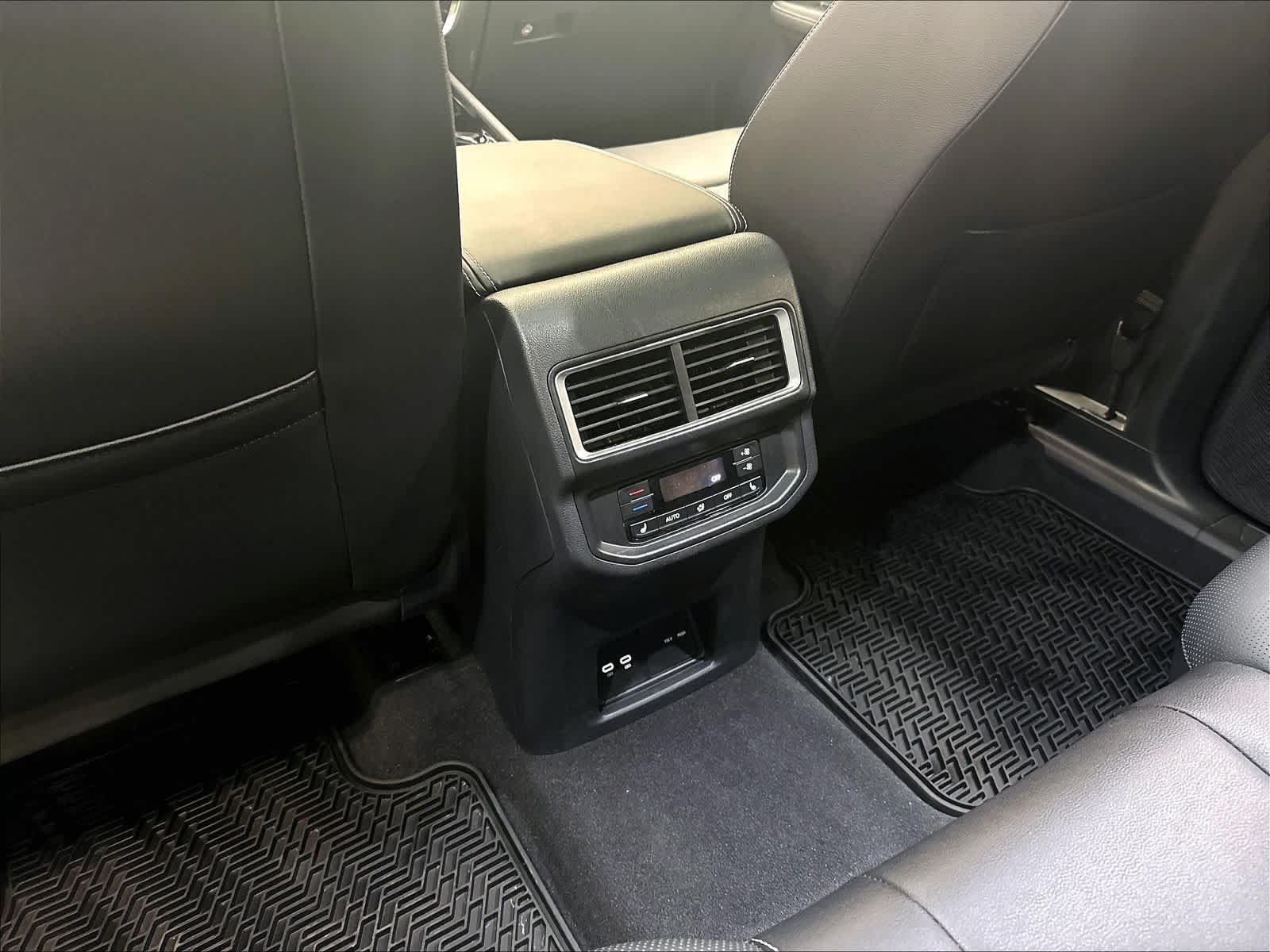 2026 Volkswagen Atlas SEL Premium R-Line - Photo 12