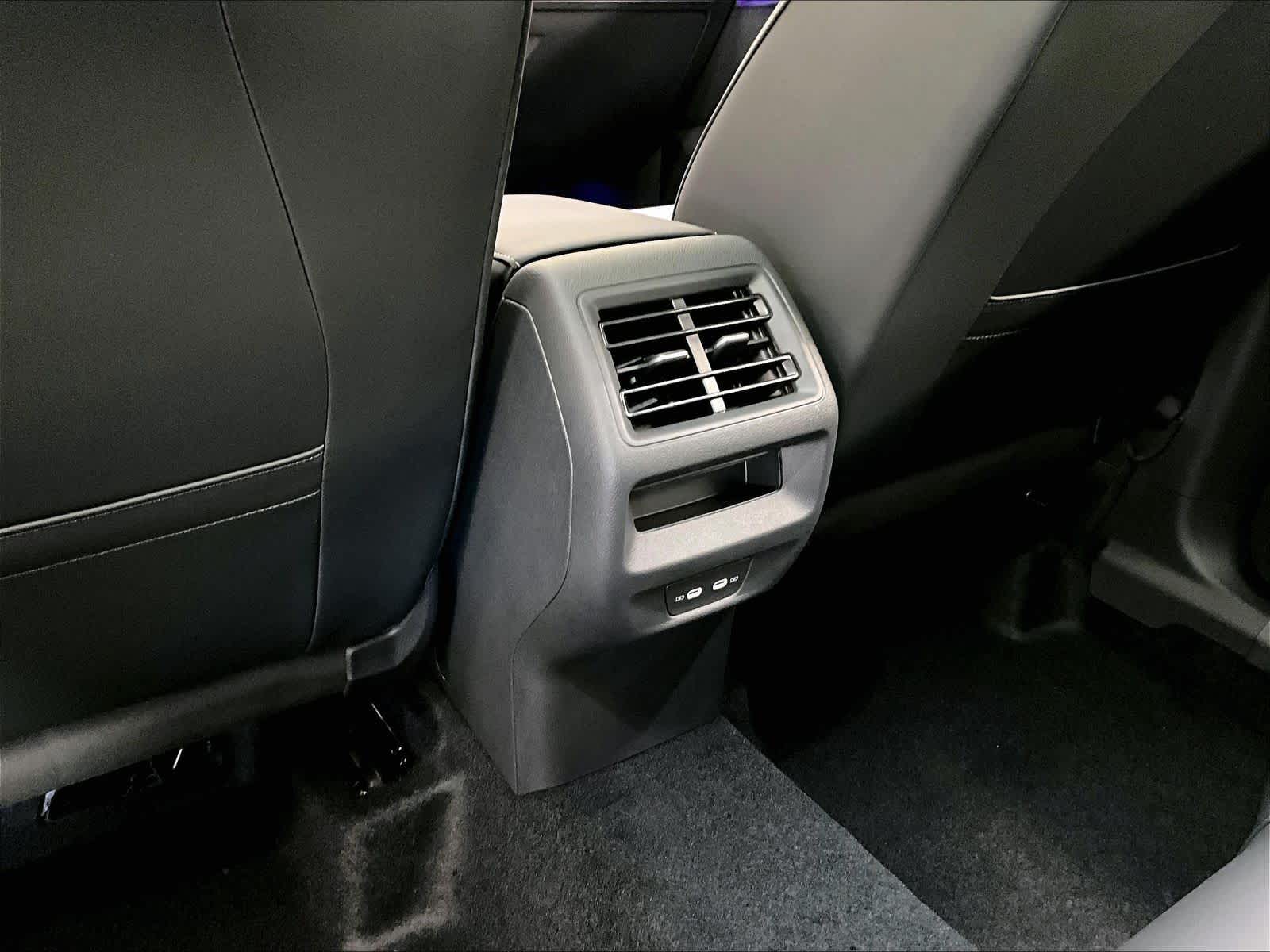 2026 Volkswagen Tiguan SE - Photo 15