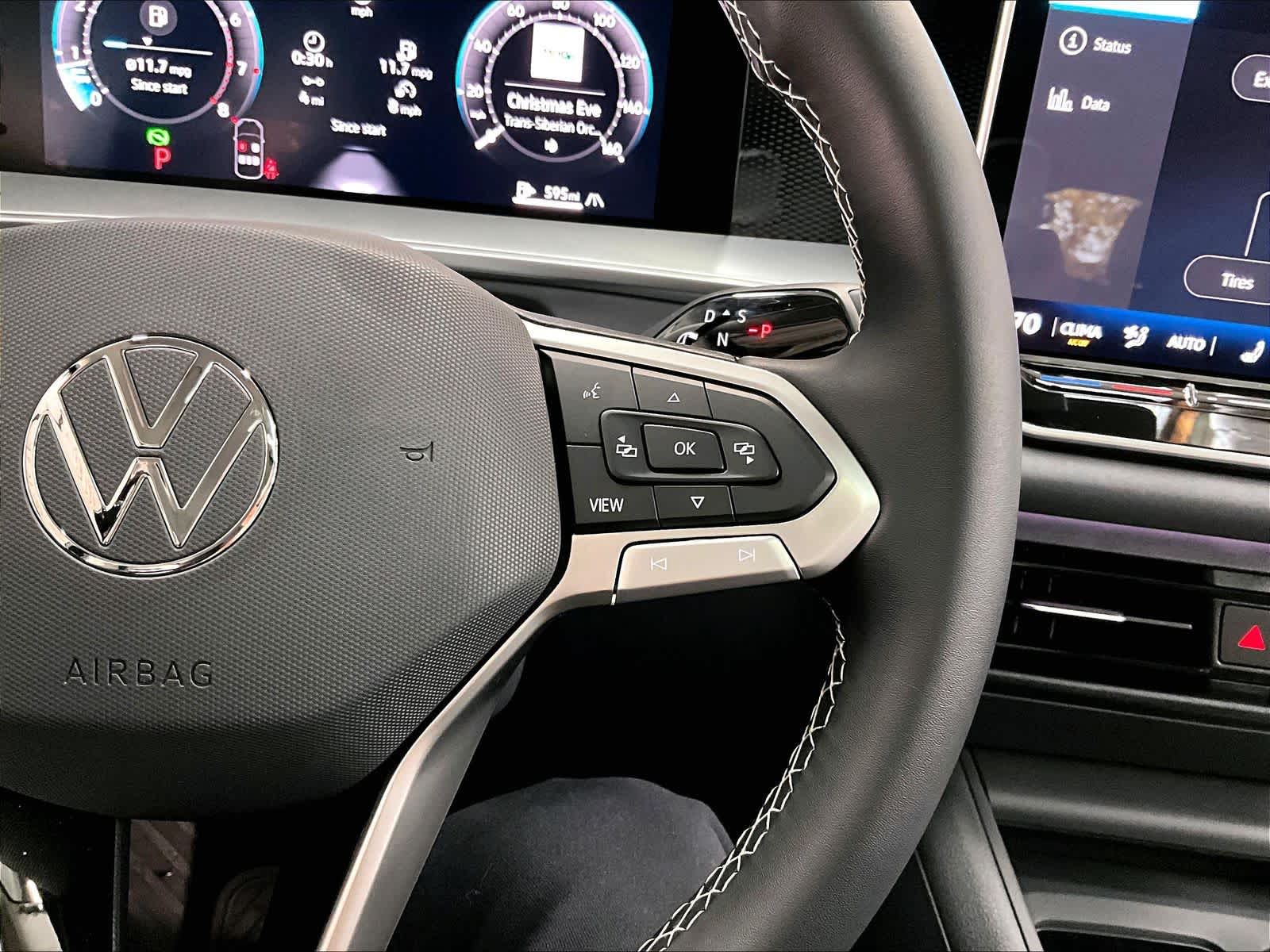2026 Volkswagen Tiguan SE - Photo 18