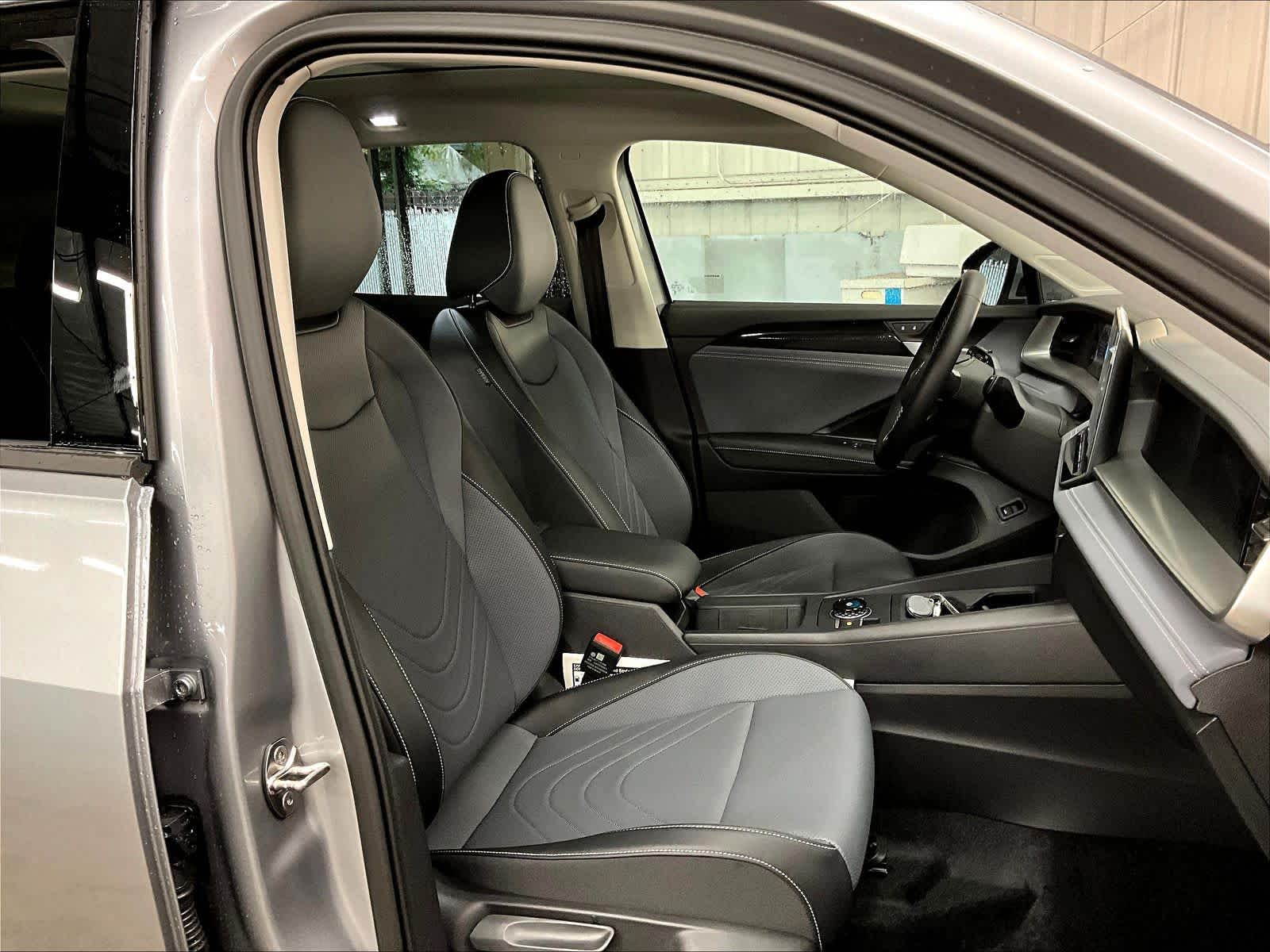 2026 Volkswagen Tiguan SE - Photo 30