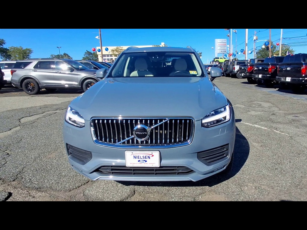 Certified 2022 Volvo XC90 T6 Momentum 6-Passenger SUV