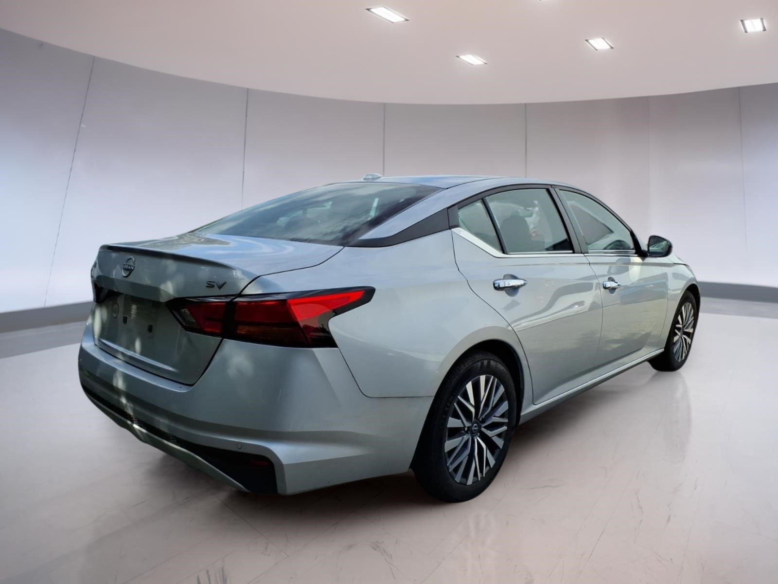 Used 2024 Nissan Altima 2.5 SV Sedan