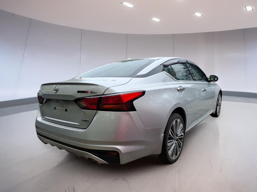 Used 2024 Nissan Altima 2.5 SL Sedan