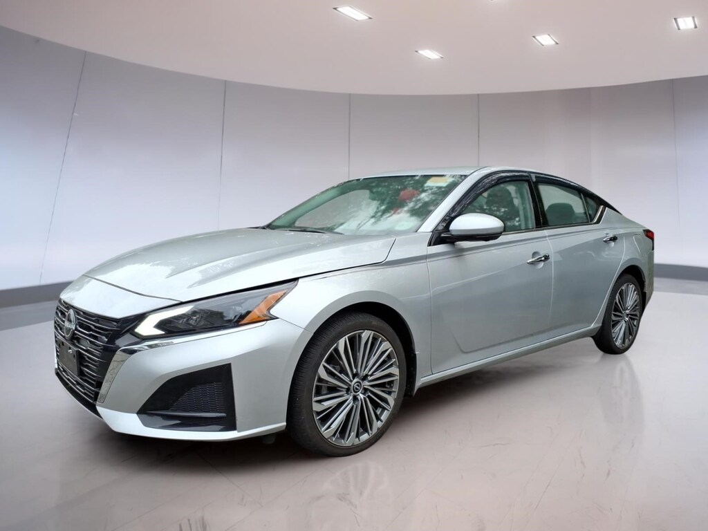 Used 2024 Nissan Altima 2.5 SL Sedan