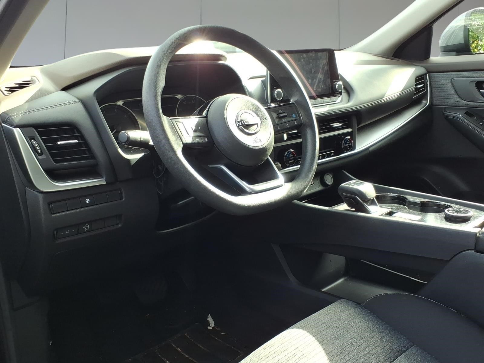 2023 Nissan Rogue SV - Photo 7