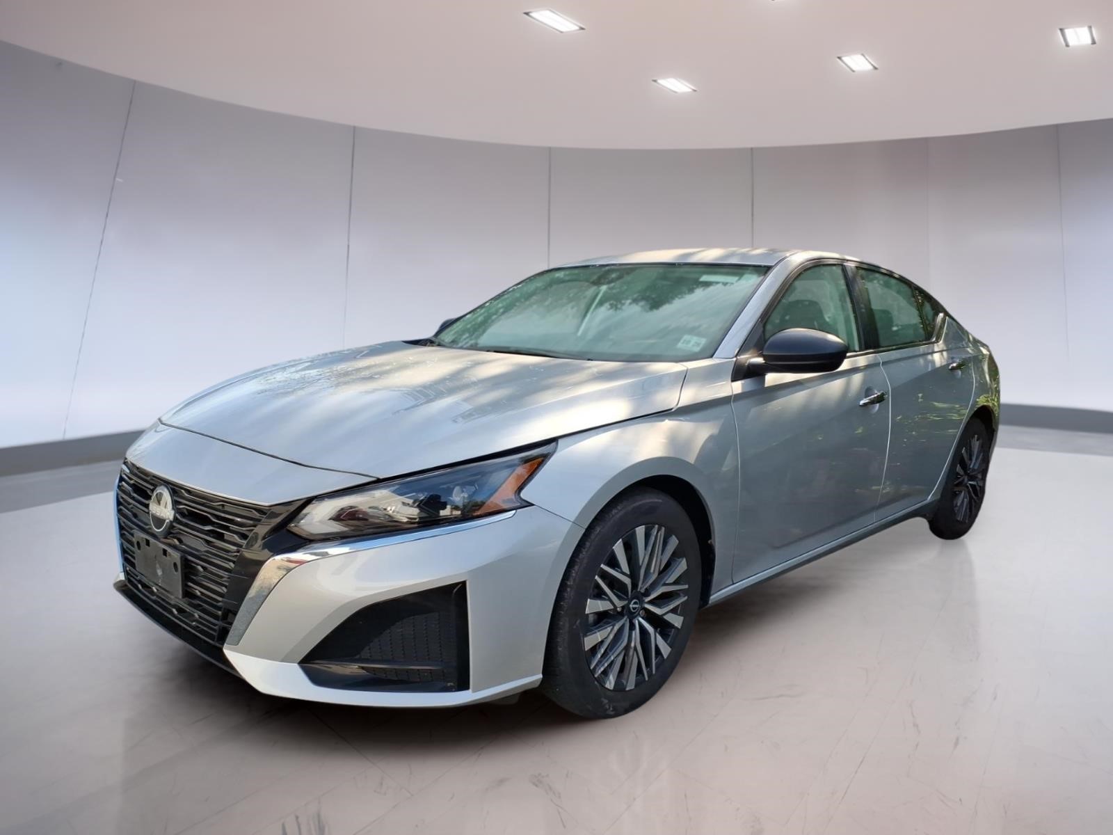 Used 2024 Nissan Altima 2.5 SV Sedan