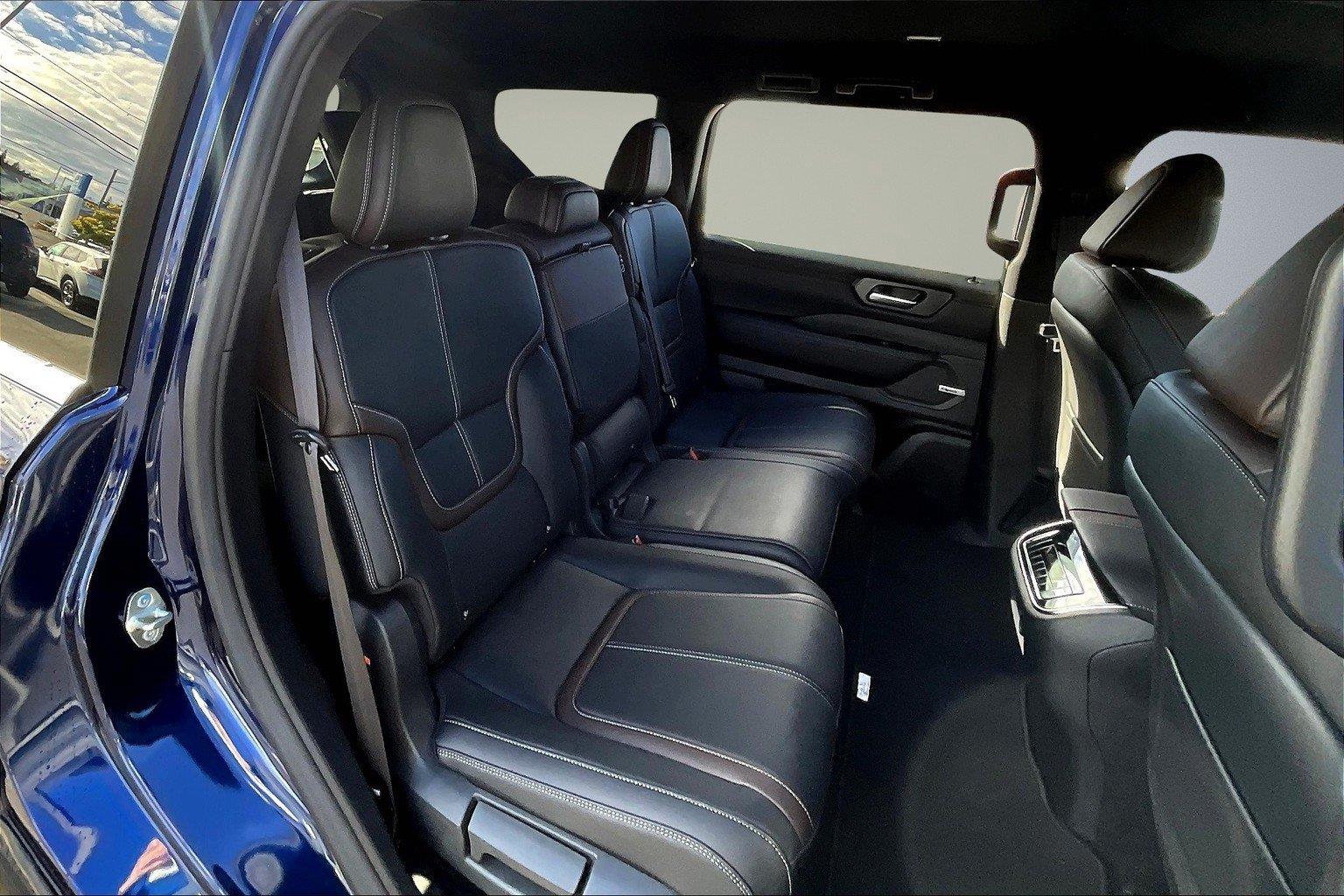 2026 Nissan Armada SL - Photo 11