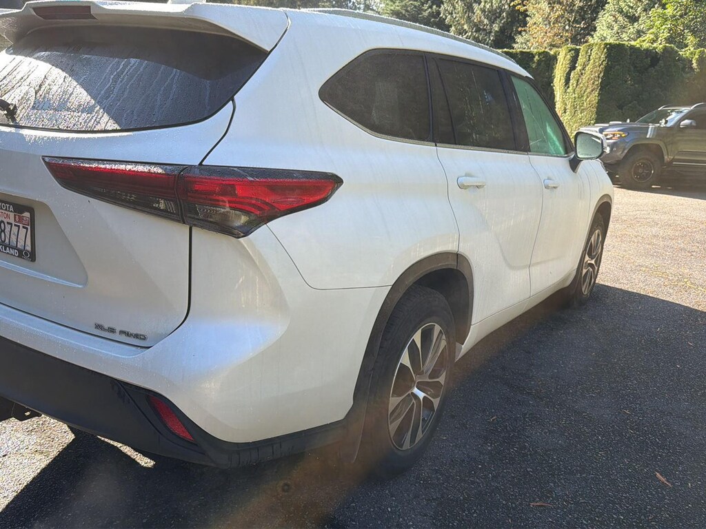 Used 2021 Toyota Highlander XLE SUV