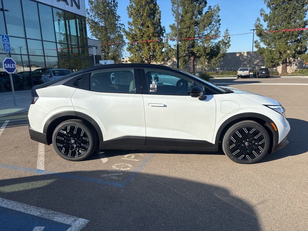 2026 Nissan LEAF Platinum+ - Photo 3