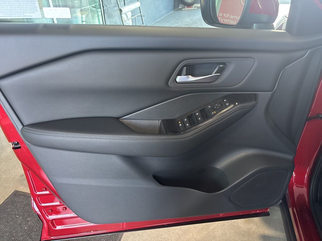 2026 Nissan Rogue SV - Photo 17
