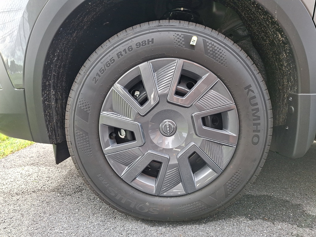 New 2027 Nissan Kicks S SUV