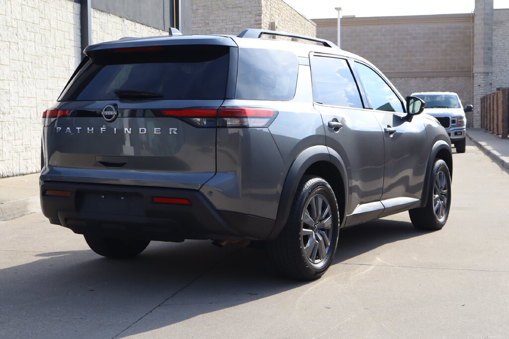 Used 2025 Nissan Pathfinder SV SUV