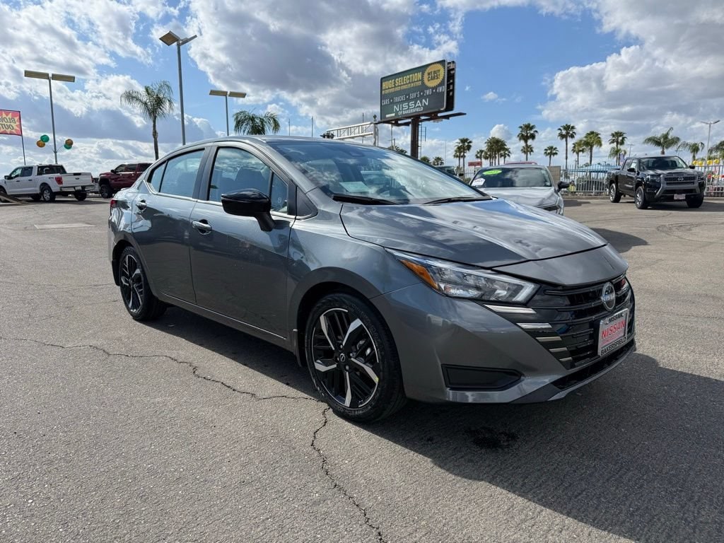 2025 Nissan Versa SR CVT 