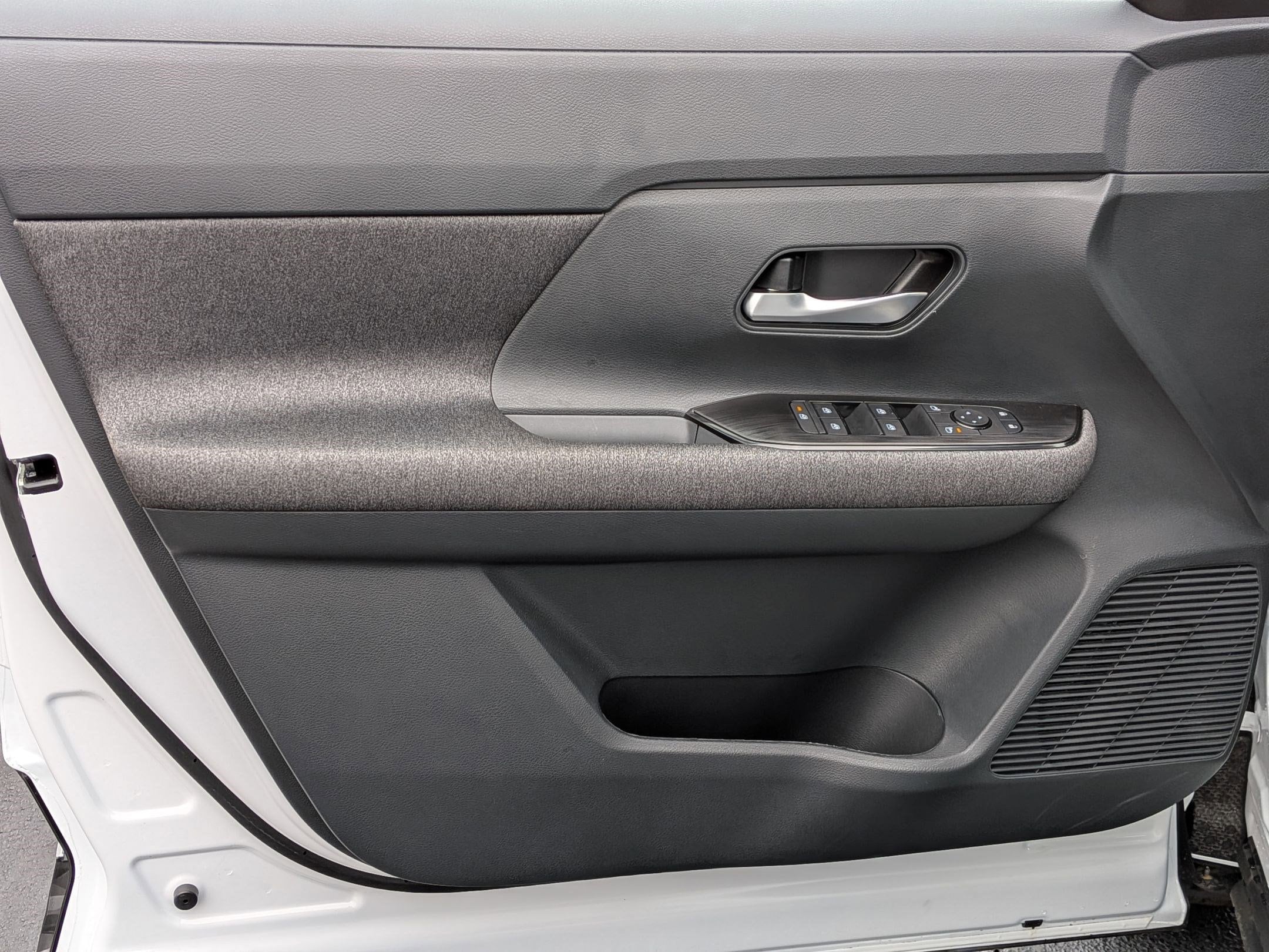 2026 Nissan KICKS SV - Photo 12