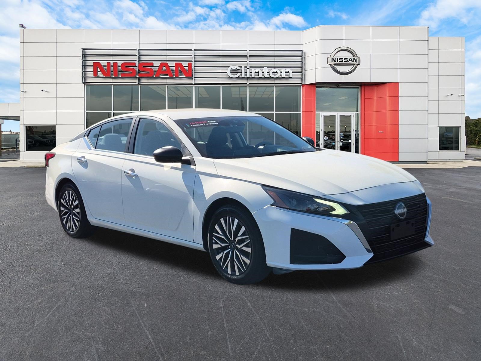Used 2025 Nissan Altima SV Sedan