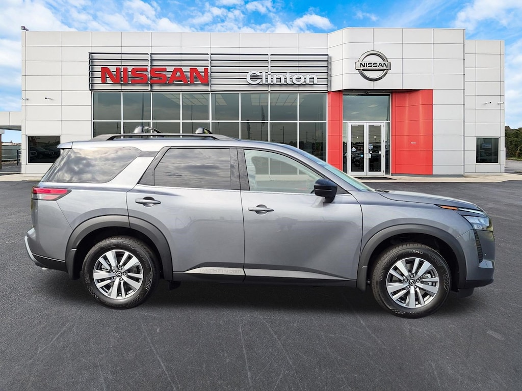 New 2026 Nissan Pathfinder SL SUV