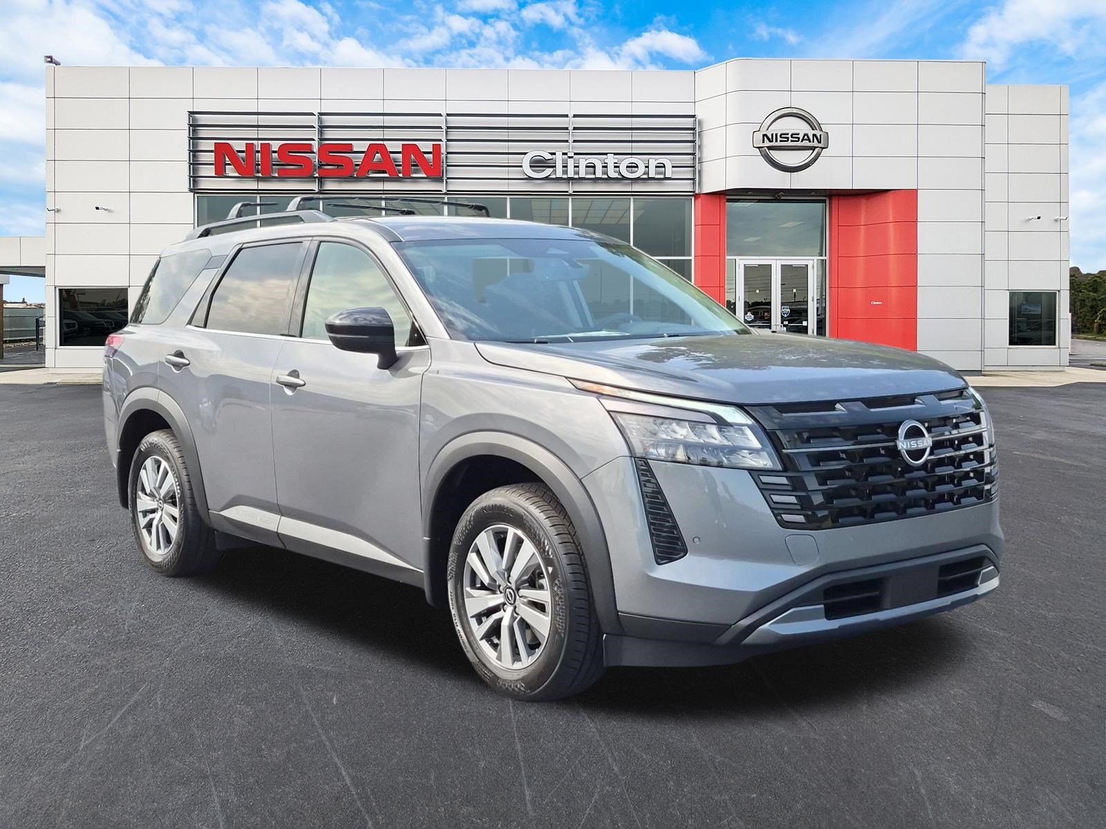 2026 Nissan Pathfinder SL SUV
