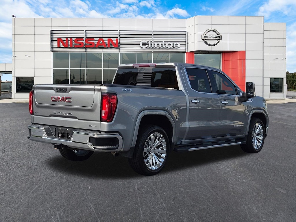 Used 2023 GMC Sierra 1500 SLT Truck Crew Cab