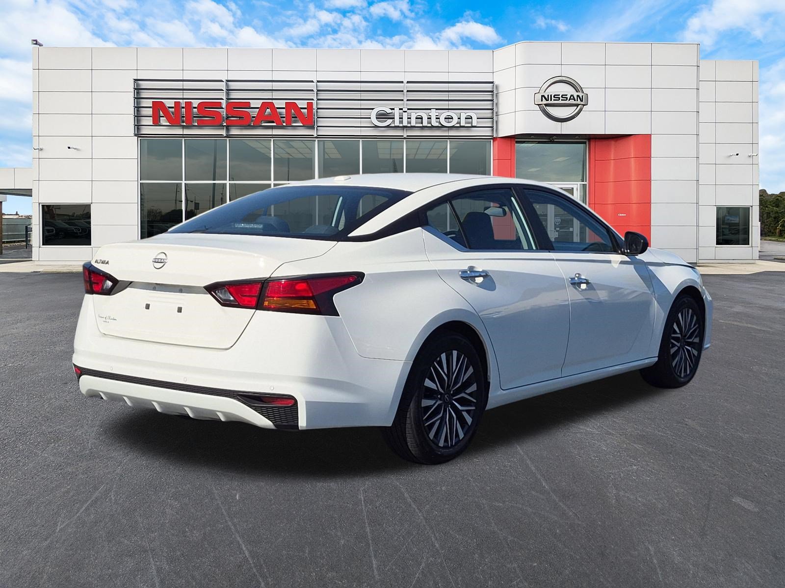 Used 2025 Nissan Altima SV Sedan