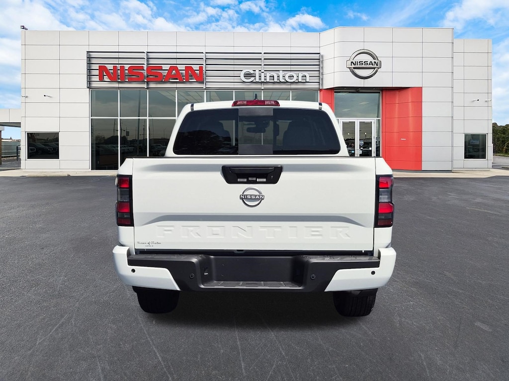 New 2027 Nissan Frontier SV Truck Crew Cab