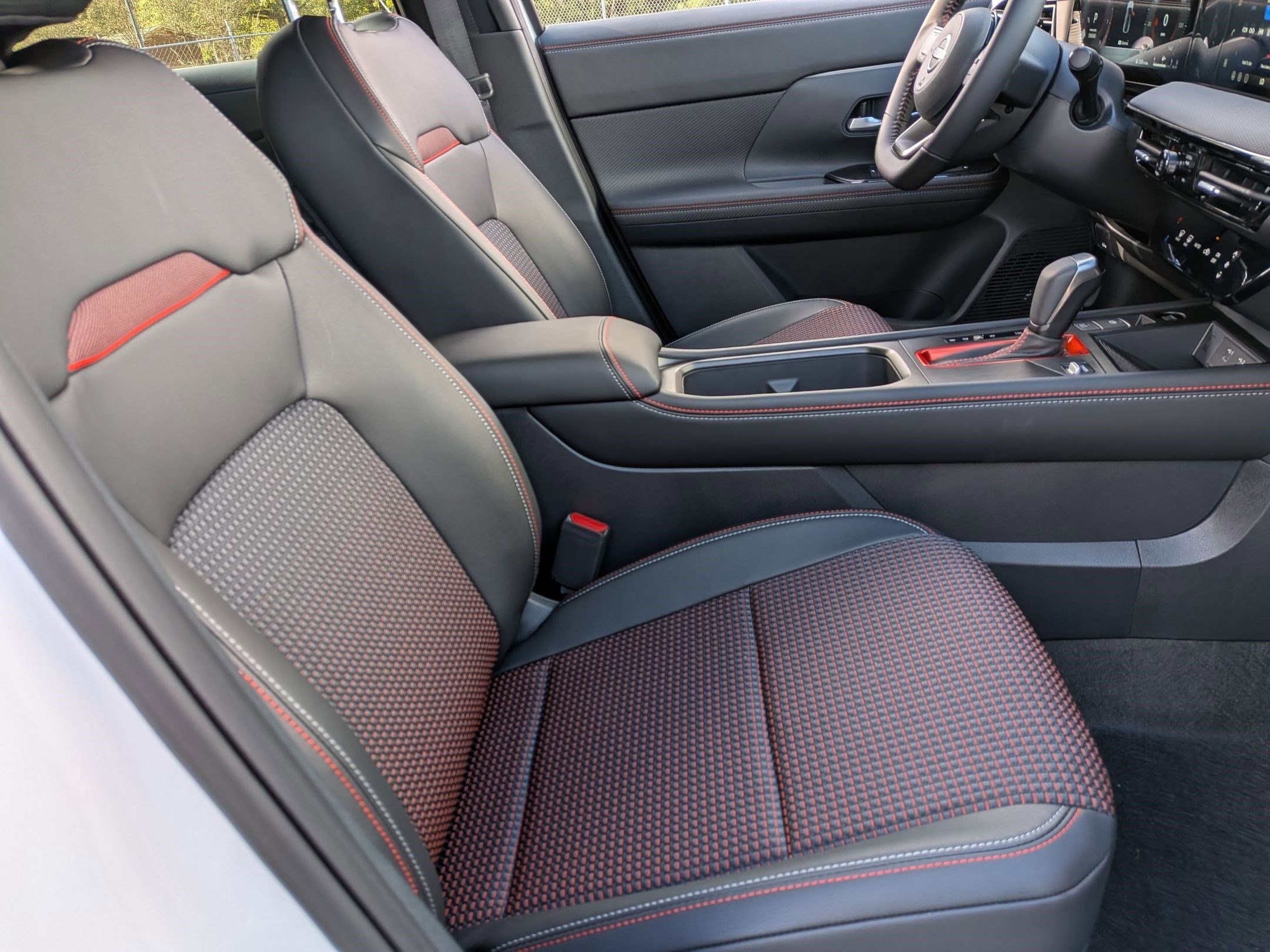 2026 Nissan KICKS SR - Photo 30