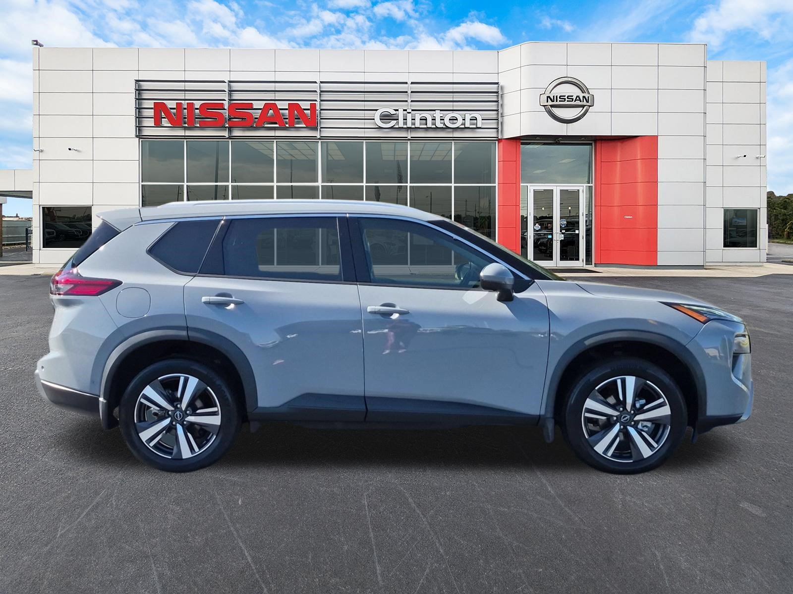 Used 2025 Nissan Rogue SL SUV