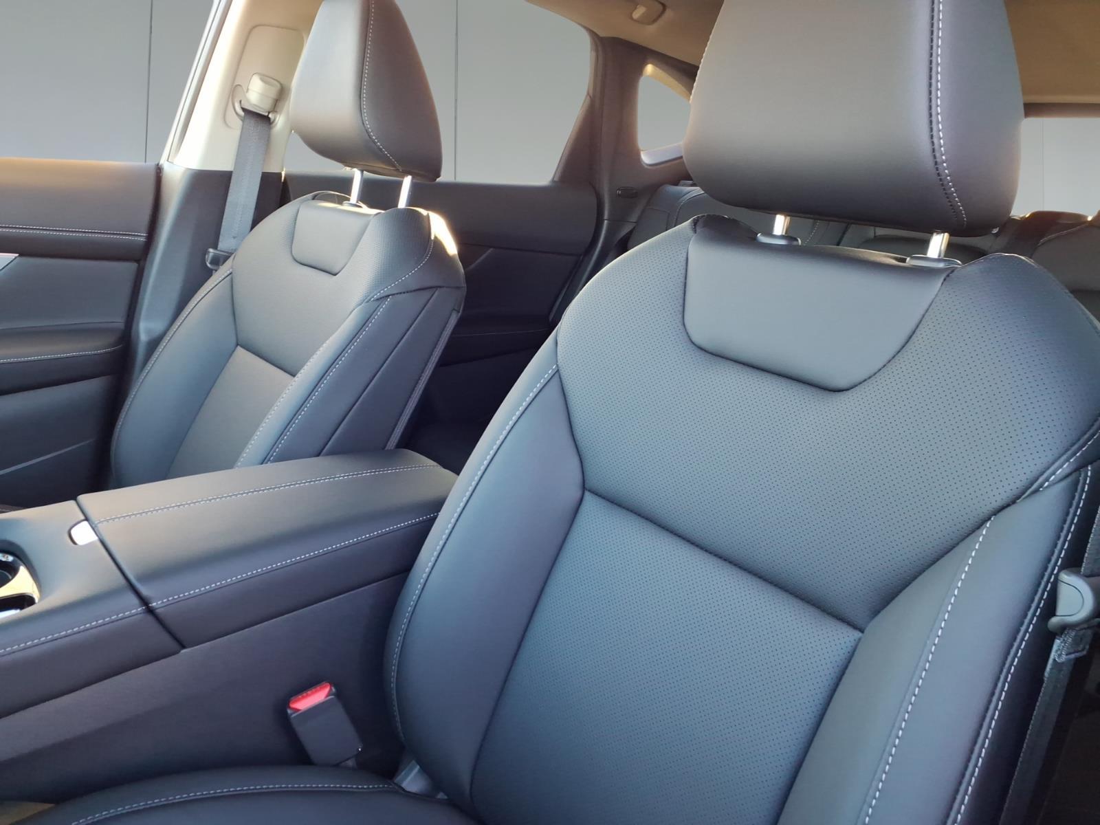 2026 Nissan Murano SL - Photo 13