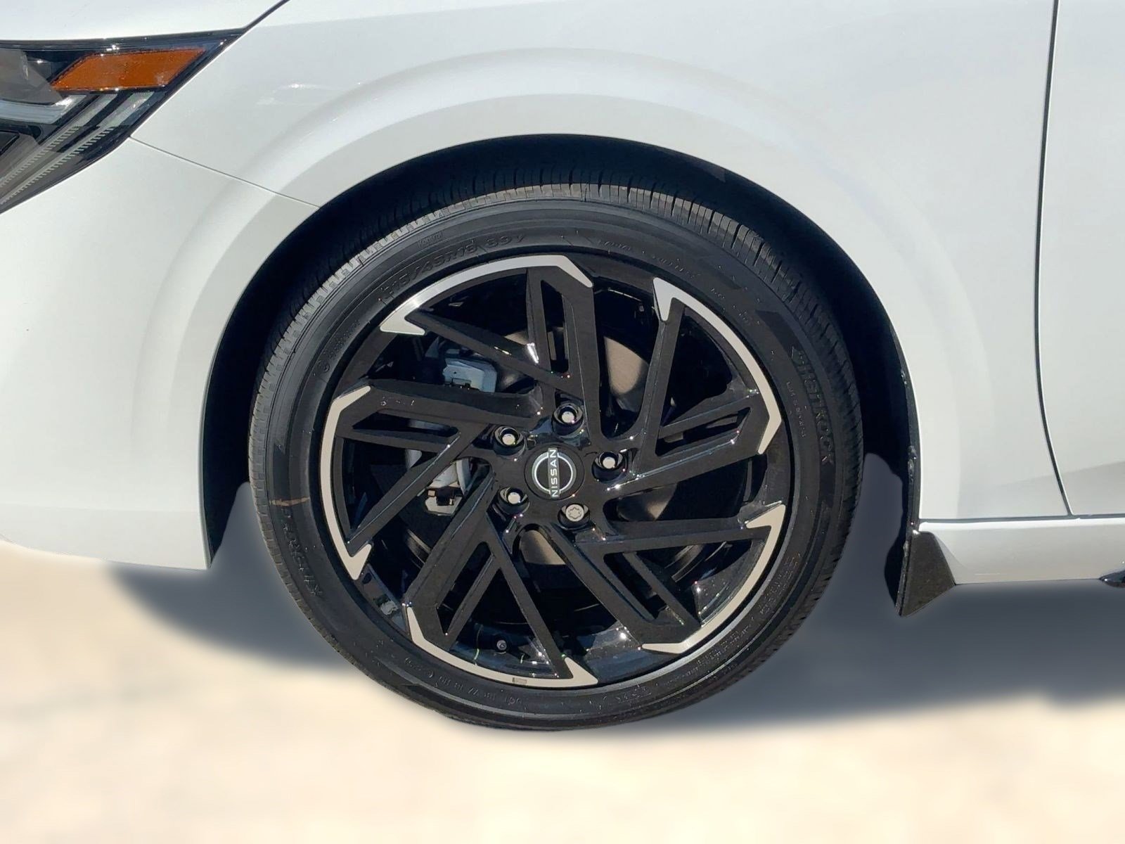 2026 Nissan Sentra SR - Photo 12