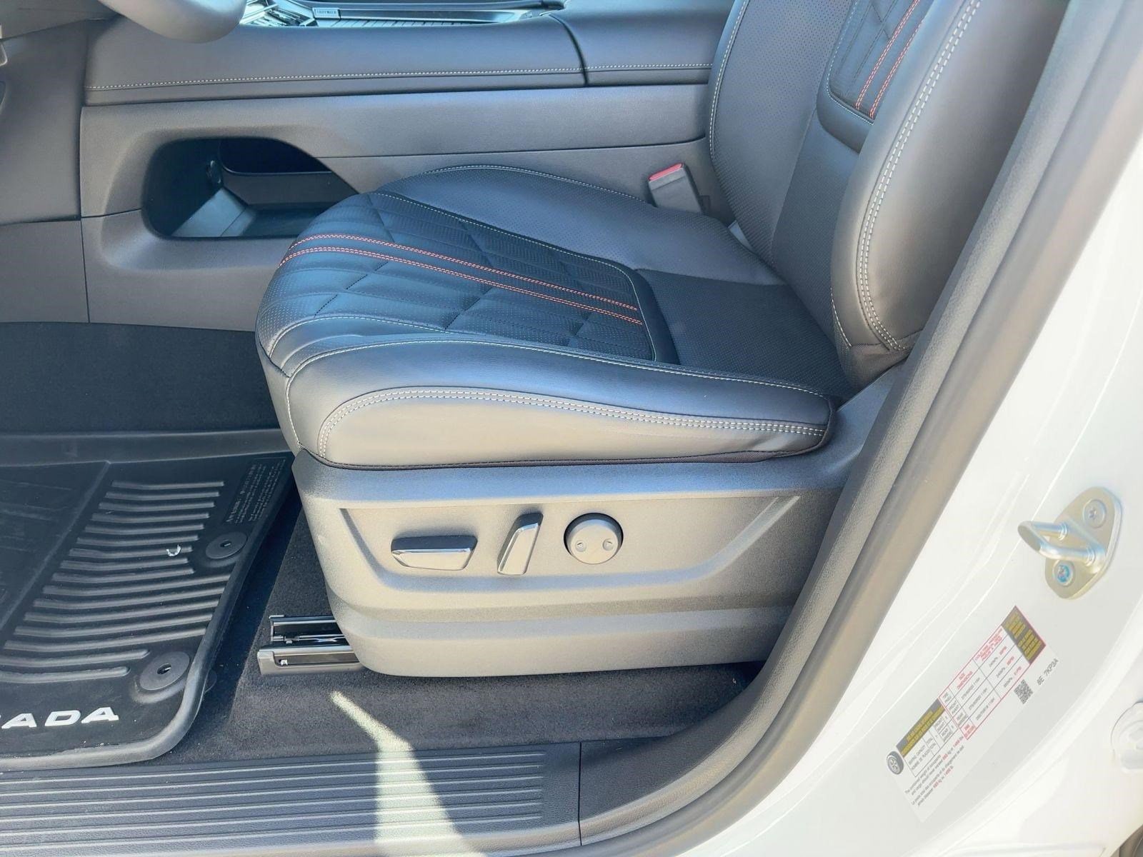 2026 Nissan Armada PRO-4X - Photo 13