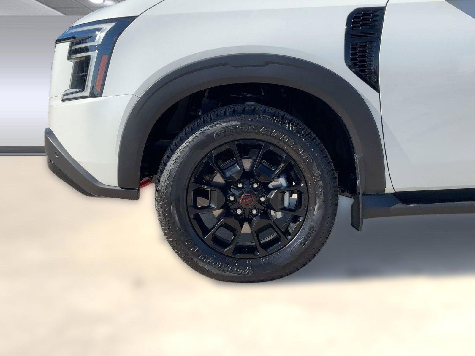 2026 Nissan Armada PRO-4X - Photo 11