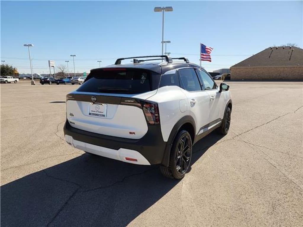 New 2026 Nissan Kicks SR Front-Wheel Drive