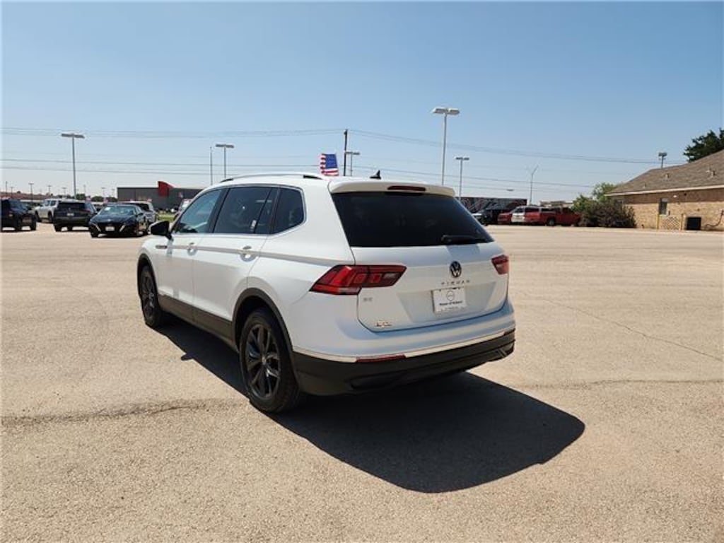 Used 2024 Volkswagen Tiguan 2.0T SE (EOP CW37) Front-Wheel Drive SUV