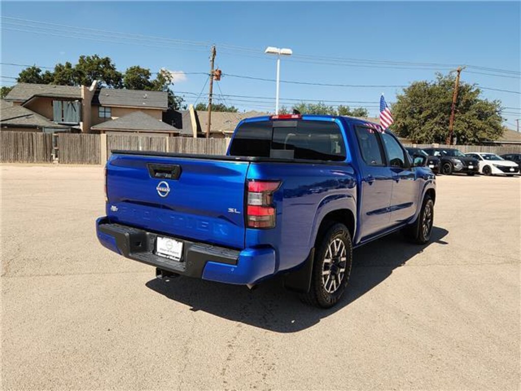 Used 2025 Nissan Frontier SL 4x2 Crew Cab 5 ft. box 126 in. WB Crew Cab